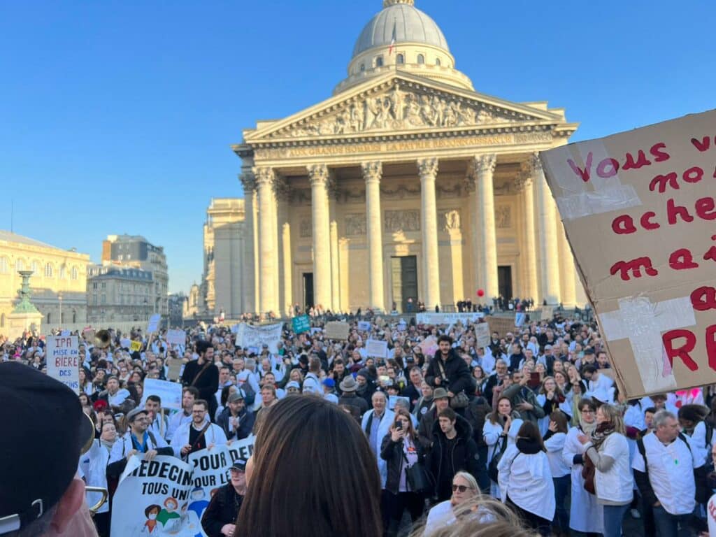 Manifestation médecins libéraux Paris 14 février 2023